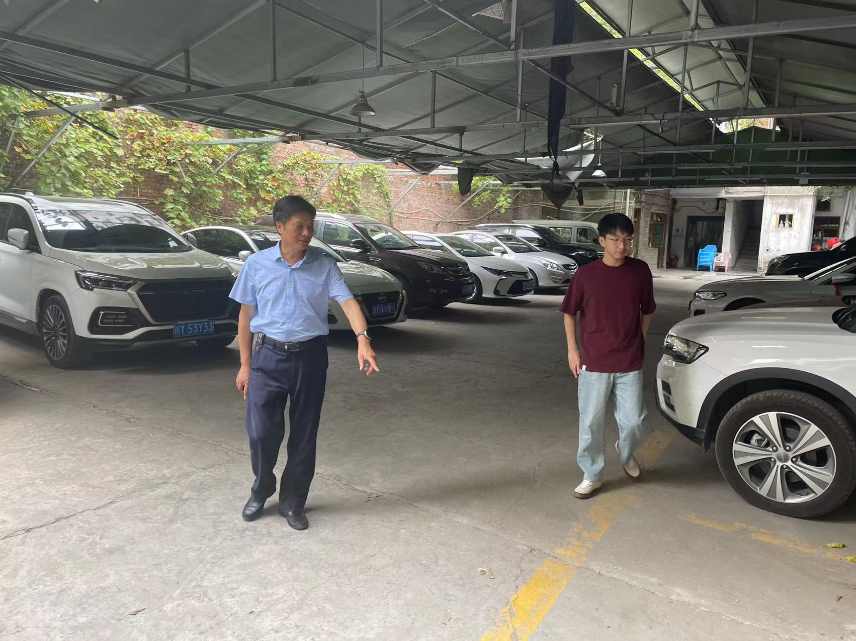 集團黨委書記、董事長許大政深入 “包?！鄙鐓^(qū)開展創(chuàng)文督導工作